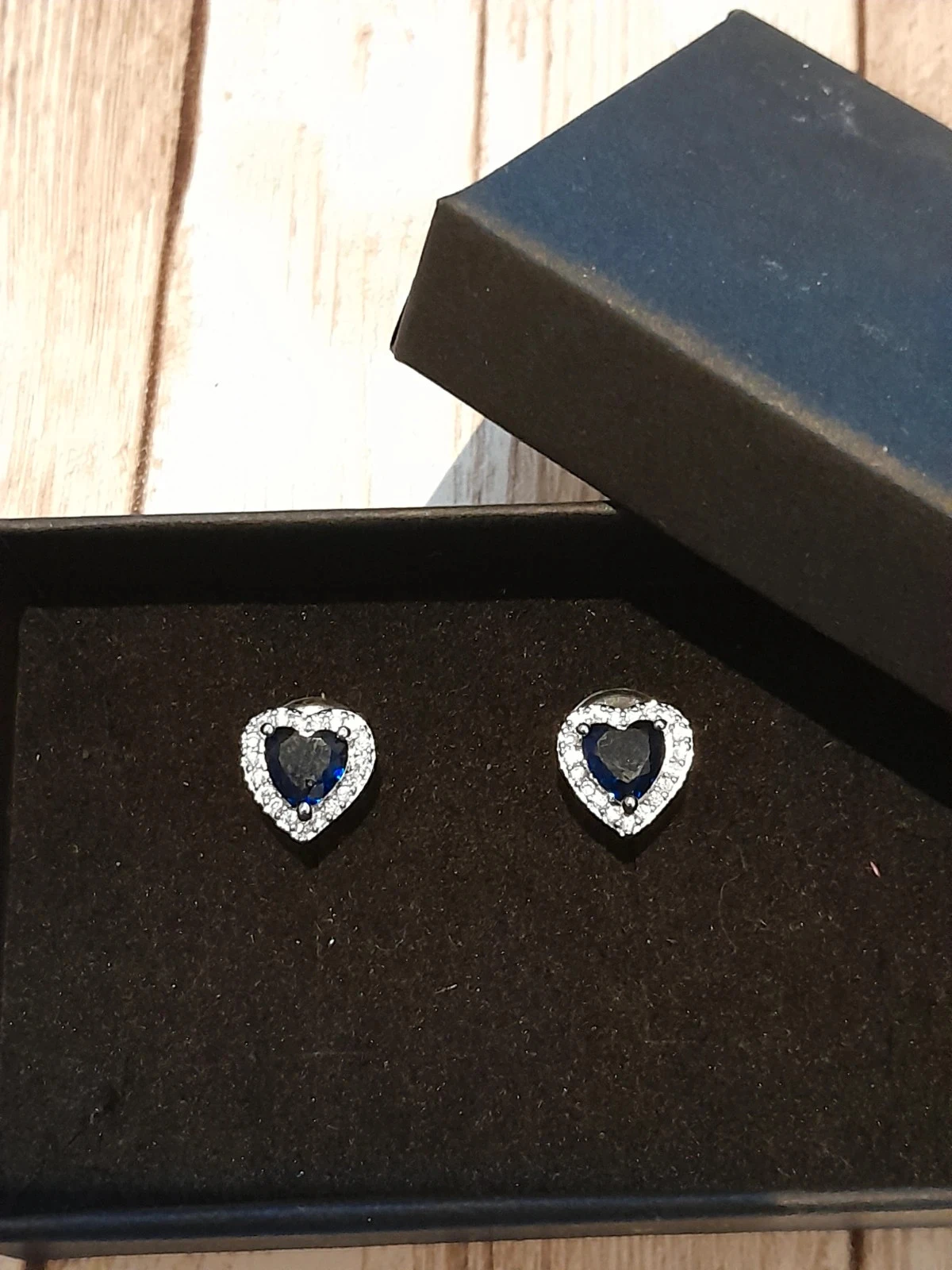 Hartvormige oorbellen met strass – photo 3